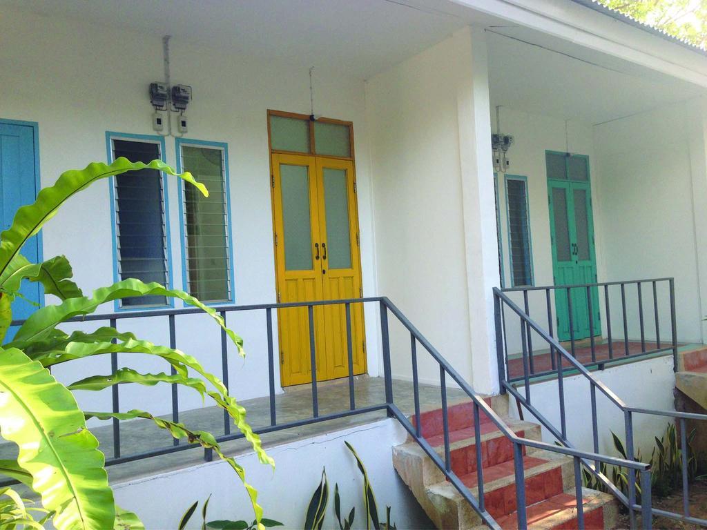 Sleepyowl Hostel บ้านบางเบ้า ภายนอก รูปภาพ