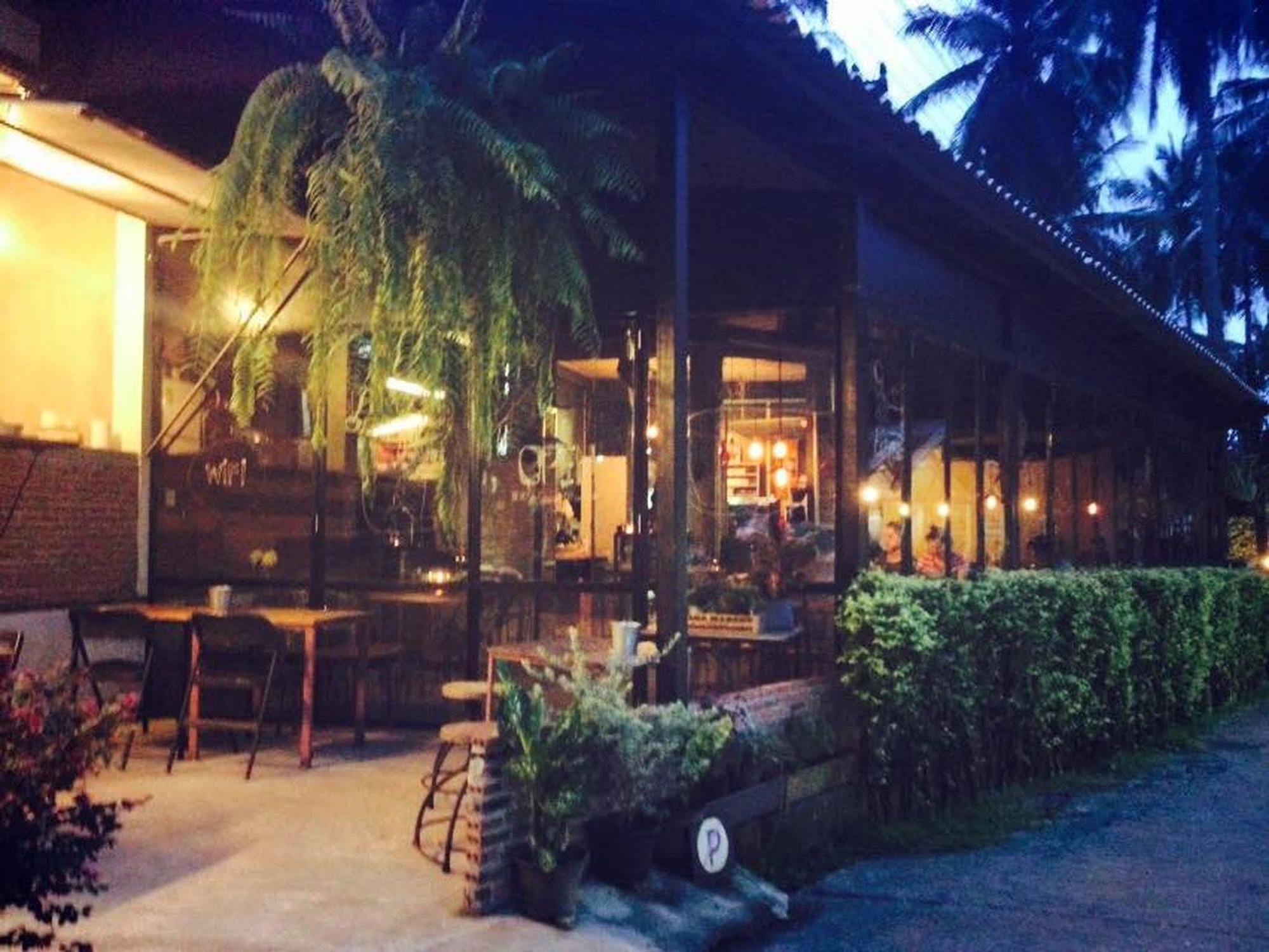 Sleepyowl Hostel บ้านบางเบ้า ภายนอก รูปภาพ