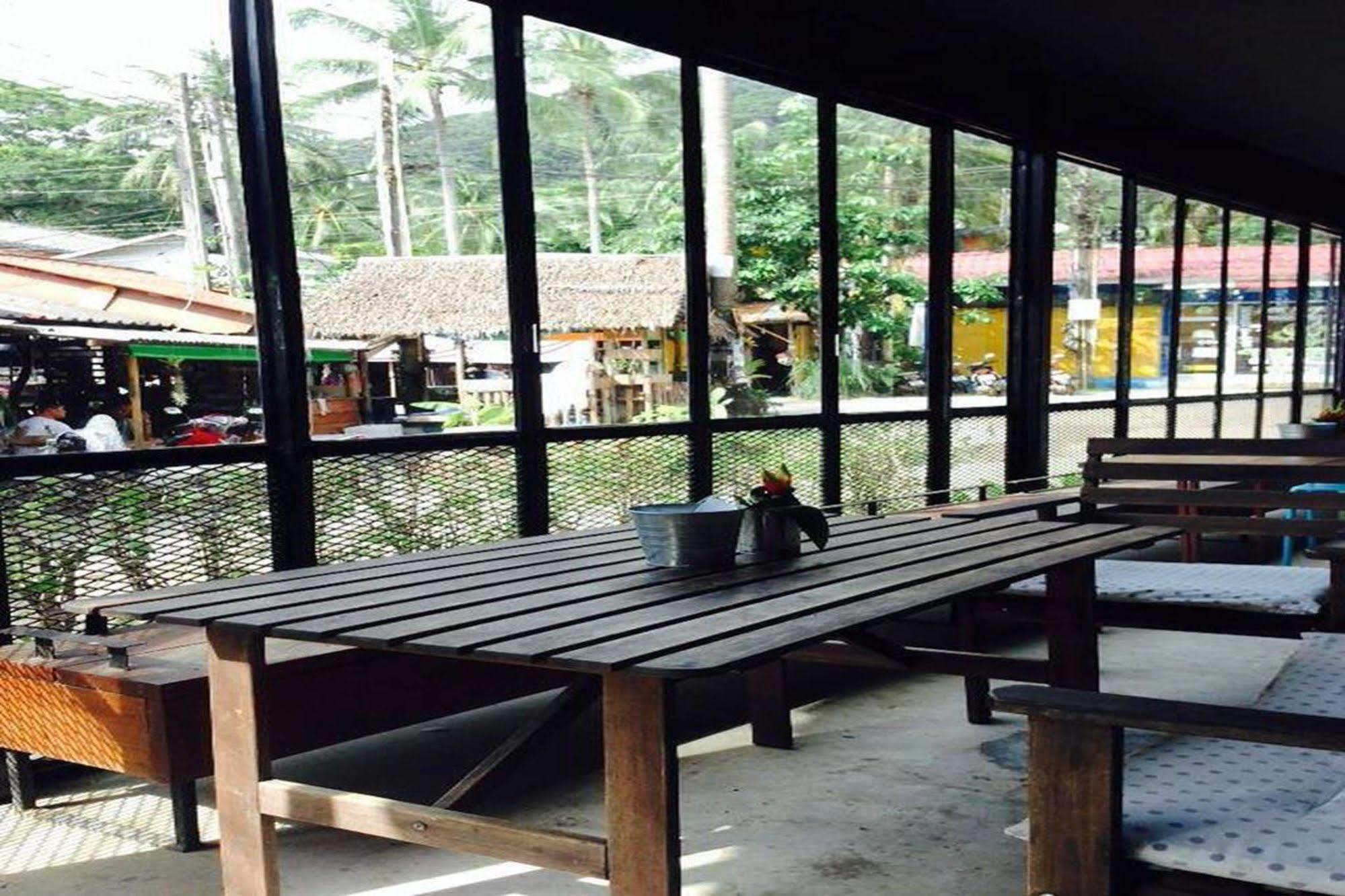 Sleepyowl Hostel บ้านบางเบ้า ภายนอก รูปภาพ