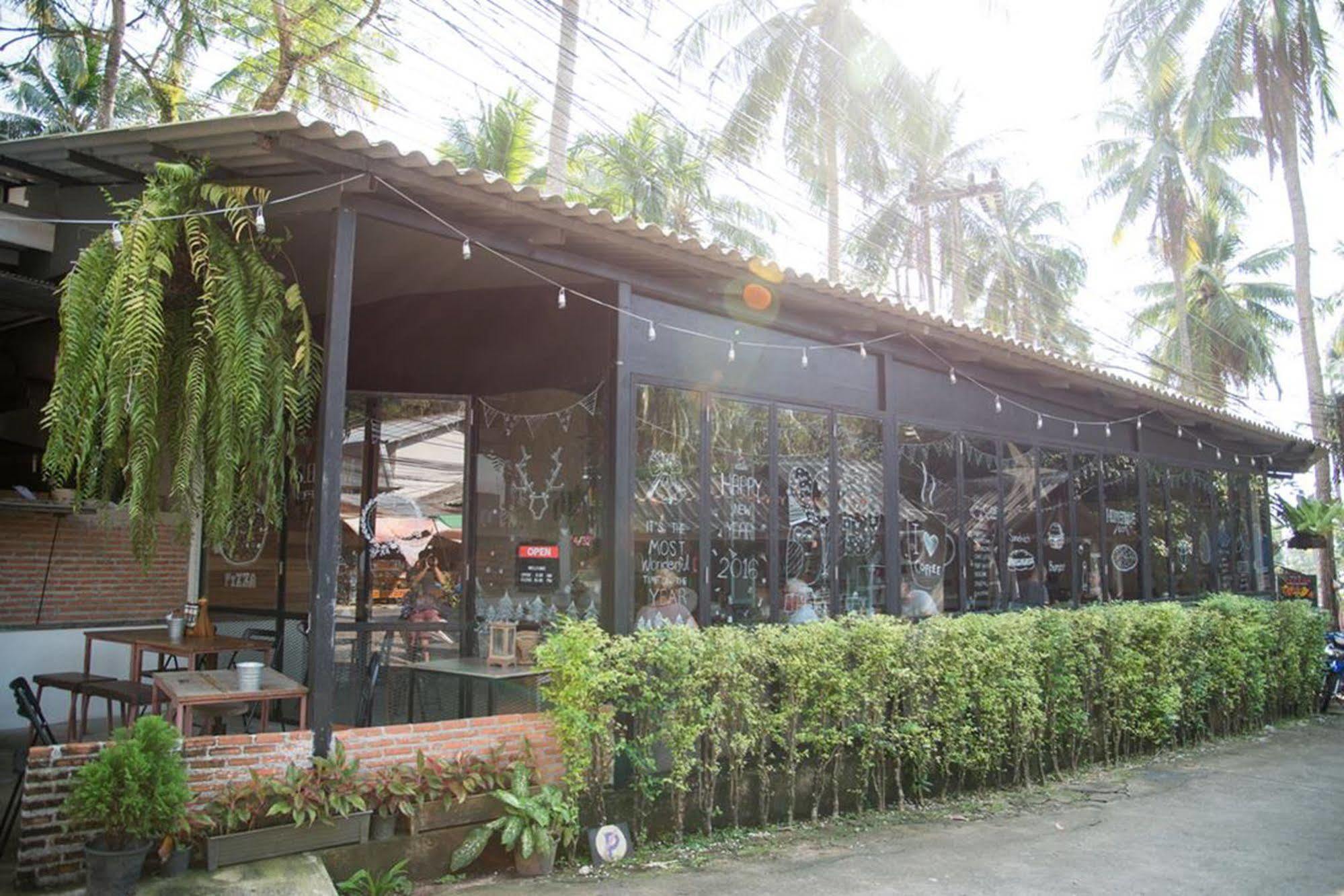 Sleepyowl Hostel บ้านบางเบ้า ภายนอก รูปภาพ